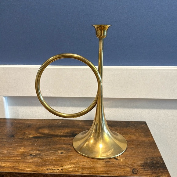 Vintage brass candlestick holder shaped as a horn solid - Picture 1 of 8